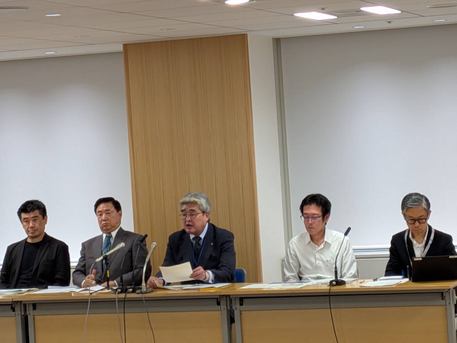 記者会見の様子